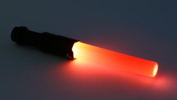 Baton lumineux 26cm torche Eclairage led lumiere rouge circulation route aeroport sur pile ECLATS DESTOCKAGE