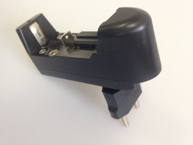 Chargeur batterie 18650 li-ion 1.2v 3.7v aa 16340 14500 17670 175006 6f22 cr123 cr123a + ADAPTATEUR ADA1 ECLATS DESTOCKAGE