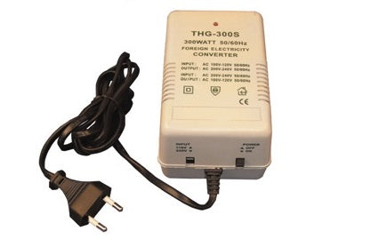 Convertisseur changeur tension  220 vers 110 et 110v vers 220v 150w crete 300w reversible ECLATS DESTOCKAGE
