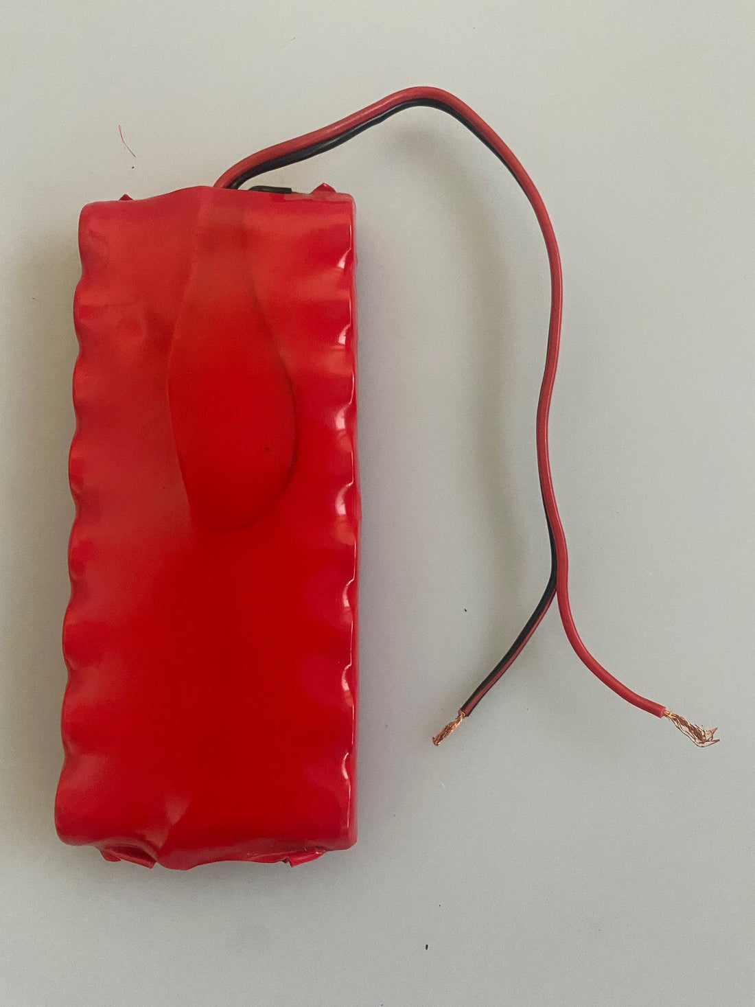 Pack accumulateur batterie rechargeable 9.6v composée de 8 batteries accu r6 aa 1.2v ECLATS DESTOCKAGE