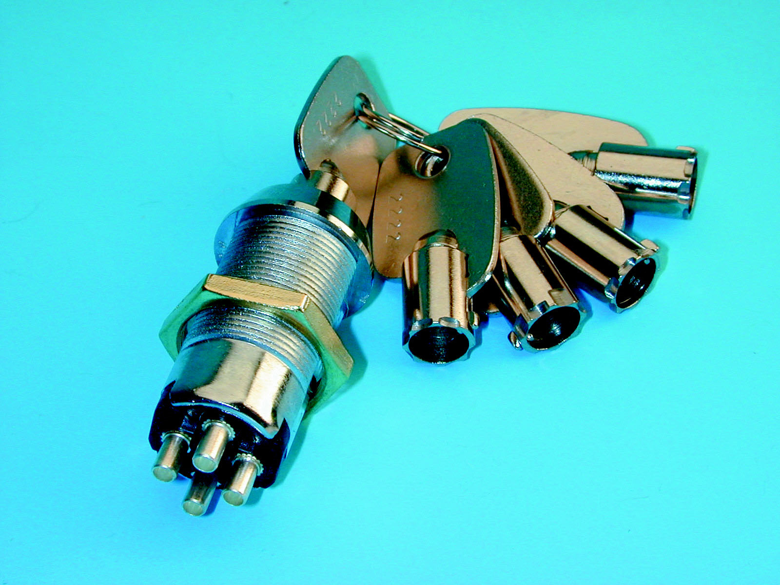 Serrure electrique ON OFF interrupteur marche arret commutateur 90 degre 4 plots 5 clefs code 3333 verrouillage ECLATS DESTOCKAGE