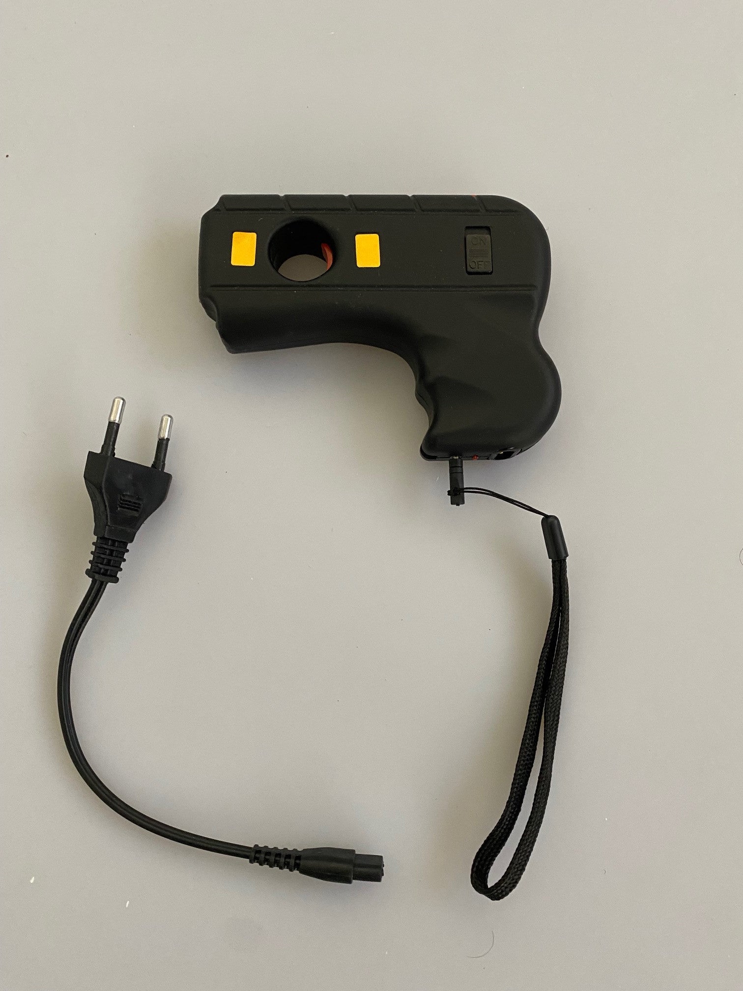 Shocker zap arme decharge Electrique + lampe de poche LED TW-808 taser tazer rechargeable ECLATS DESTOCKAGE