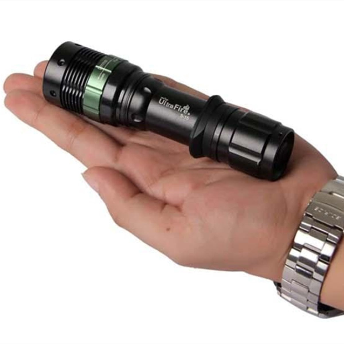 Torche led Q5 5w Rechargeable LED Lampe De Poche zoom ECLATS DESTOCKAGE