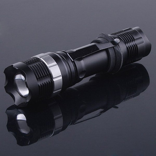 Torche led Q5 7w 3 Modes Rechargeable Zoomable LED Lampe De Poche ECLATS DESTOCKAGE