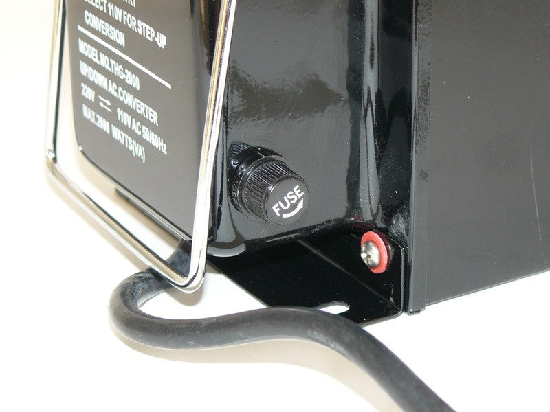 Transformateur 110 V 240 V réversible 2000 W UK - ECLATS DESTOCKAGE